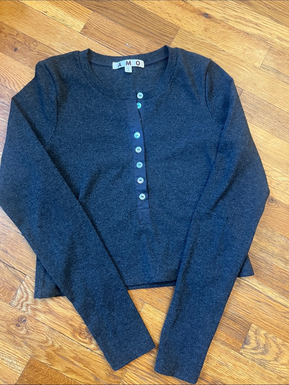 AMO Henley crop shirt
